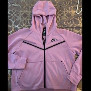 Woman’s brand new 2020 tech fleece hoodie